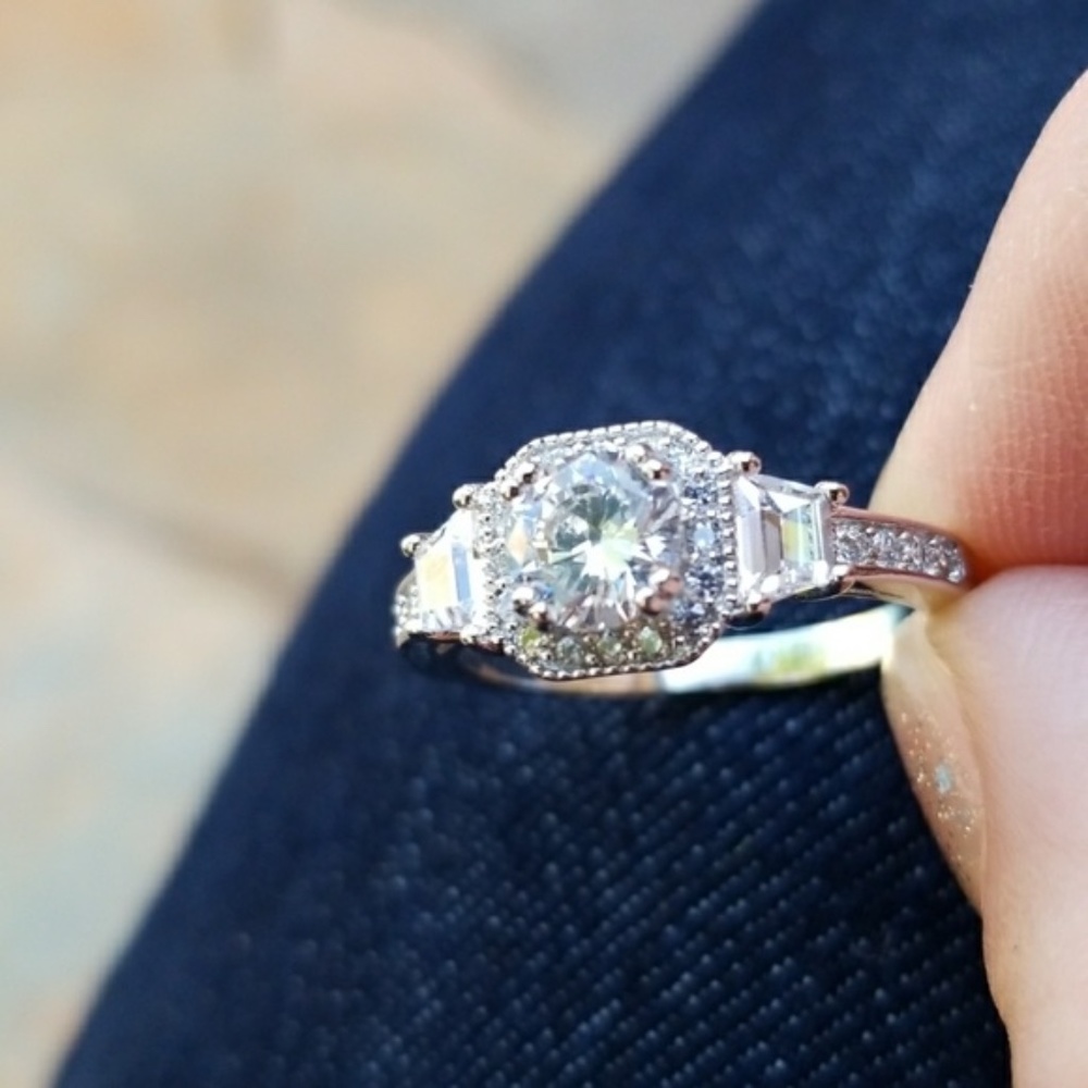 1ct  Engagement Ring Diamond Synthetic CZ - Picture 4 of 11